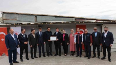 Erzincan Valisi Hamza Aydoğdu, hastalıktan ari işletme statüsü kazanan büyükbaş