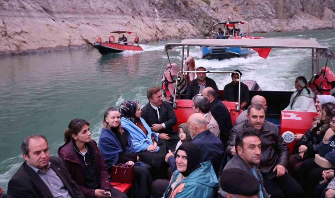 Erzincan Valisi Hamza Aydoğdu ve eşi Emine Aydoğdu, Kemaliye ilçesi