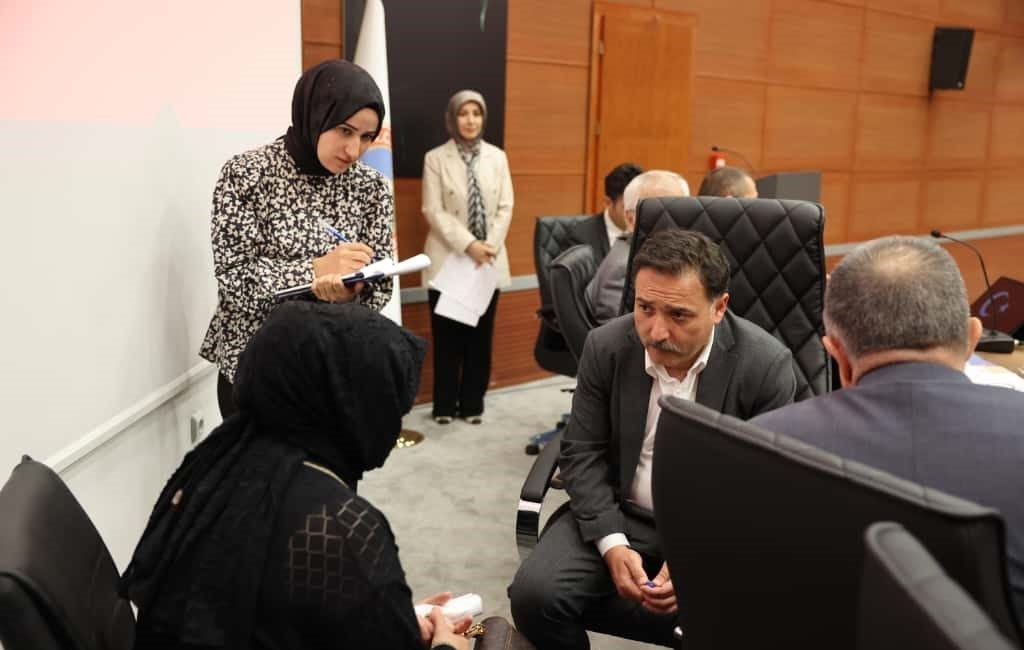 Kayseri Valisi Gökmen Çiçek, Valilik Toplantı Salonu’nda gerçekleştirilen programda vatandaşlarla