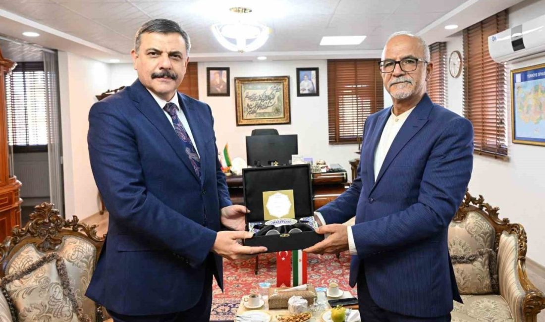Erzurum Valisi Mustafa Çiftçi, göreve yeni başlayan İran İslam Cumhuriyeti