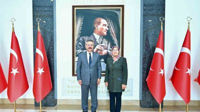 Aydın’da görevli olduğu dönemde Fatih Mahallesi’nin ilk ilkokulunu, valiliğe ait