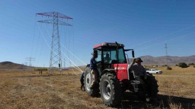 Van’ın İpekyolu ilçesinde 31 kilometrelik yüksek gerilim hattı tamamlandı. Çalışmalar,