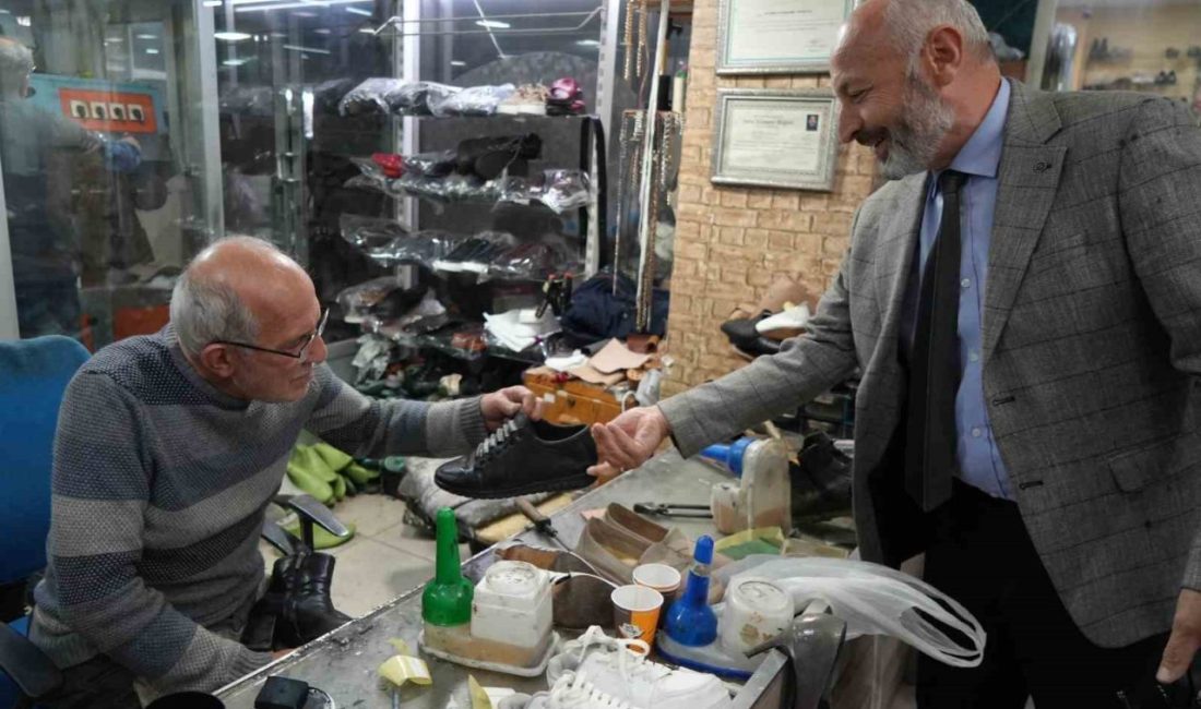 Sonbaharın gelmesiyle birlikte soğuyan hava ve artan yağışlar, ayakkabı tamircilerinin