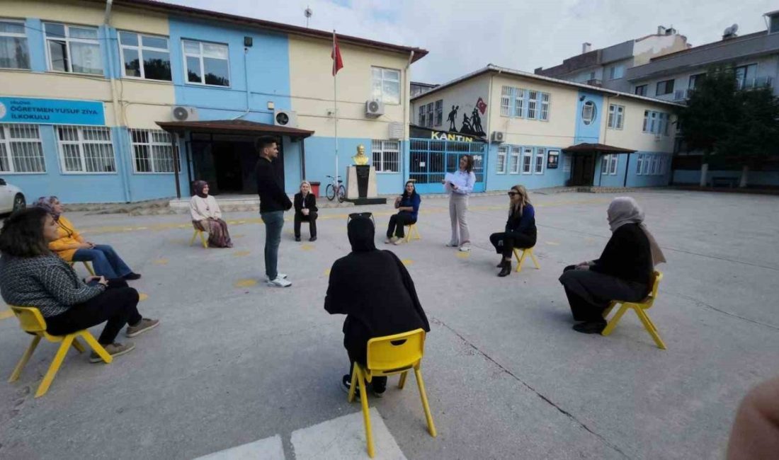 Yalova’da Harezmi Eğitim Kursu gerçekleştirildi Yalova’da Harezmi Eğitim Modeli’ni uygulayacak okullarda görev yapan öğretmenlere yönelik