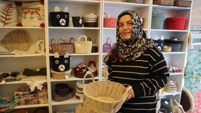 Yalova’nın kaplıcalarıyla ünlü Termal ilçesinde kooperatif üyesi kadınların atık kağıttan