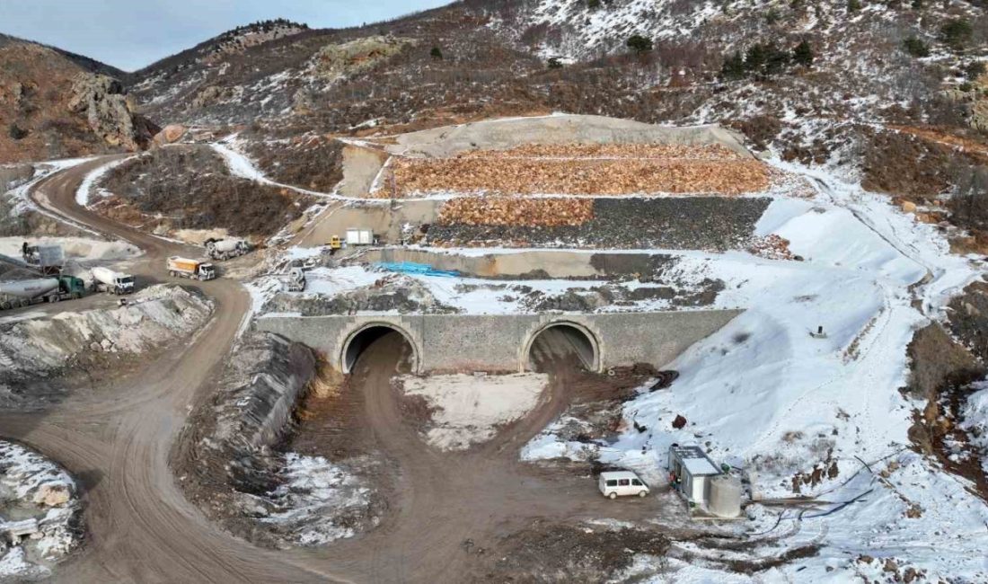 Sivas’ta yapımı devam eden Geminbeli Tüneli’nde çalışmalar yüzde 76 oranında