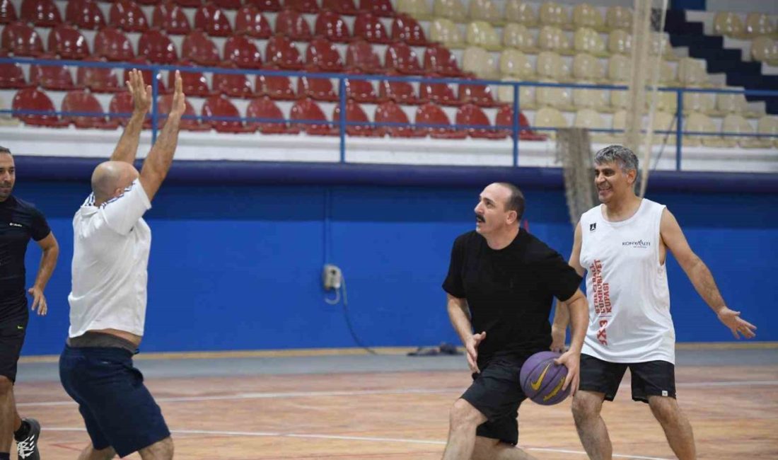 Konyaaltı Belediye Başkanı Cem Kotan, Başkan Yardımcıları ve Birim Müdürleri