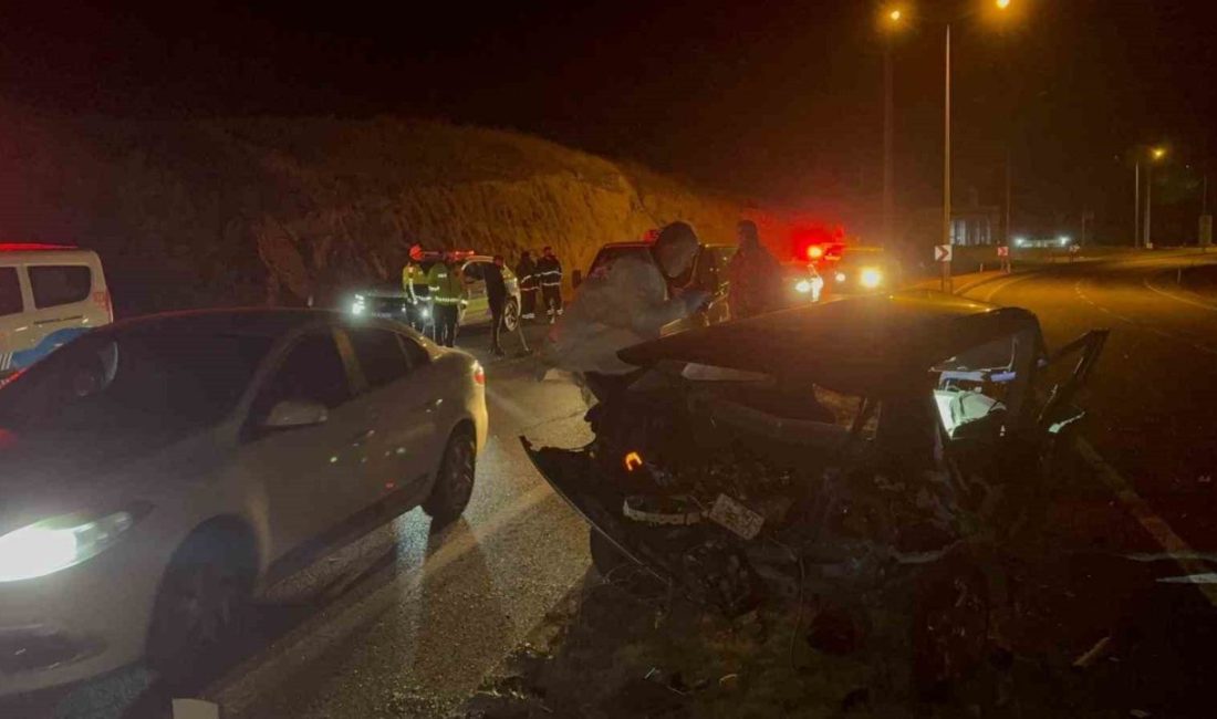 Yozgat’ta aydınlatma direğine çarpan otomobilin sürücüsü hayatını kaybetti Yozgat’ta aydınlatma direğine çarpan sürücü olay yerinde hayatını kaybetti. Kaza,