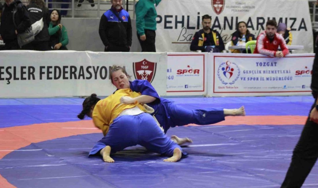 Kuşak Güreşi’nde Türkiye’nin en iyilerinin belirlendiği şampiyona, Yozgat’ta sona erdi.