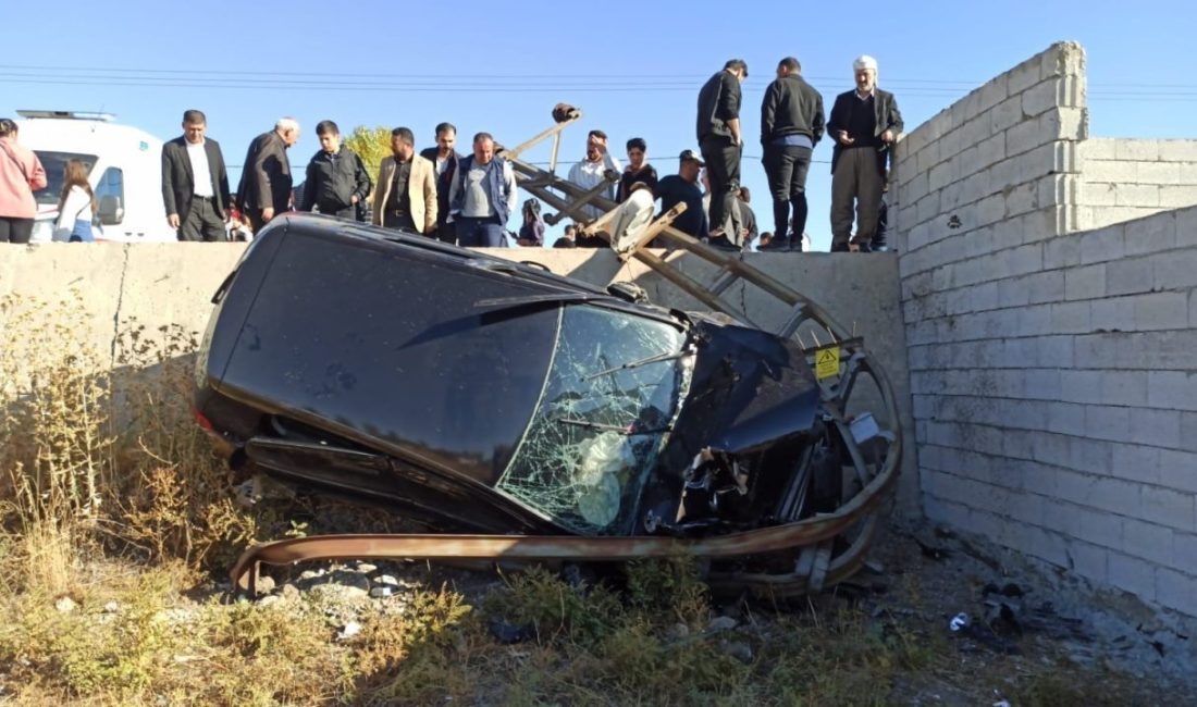 Yüksekova’da kontrolden çıkan otomobil şarampole yuvarlandı: 5 yaralı Hakkari’nin Yüksekova ilçesinde otomobilin şarampole yuvarlanması sonucu meydana gelen kazada