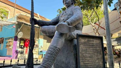 Aydın’ın Efeler ilçesinde tarihi hasır pazarında bulunan Danişmentli İsmail Efe