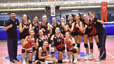 Yunusemre Belediyespor Voleybol A Takımı, konuk ettiği Aliağa KZY Spor