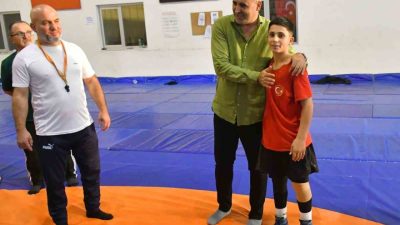 Türkiye şampiyonlarında Manisa’nın gururu olan Yunusemre Belediyespor’un güreşçisi Hakim Beytullah