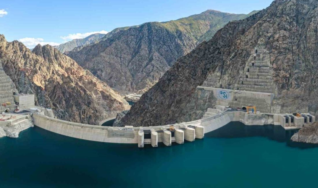 Türk mühendisliğinin eseri olan Yusufeli Barajı ve HES, devreye girdiği