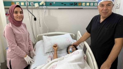 Şanlıurfa’da kız çocuğunun eşarbını düzeltirken yanlışlıkla yuttuğu toplu iğne, akciğerine