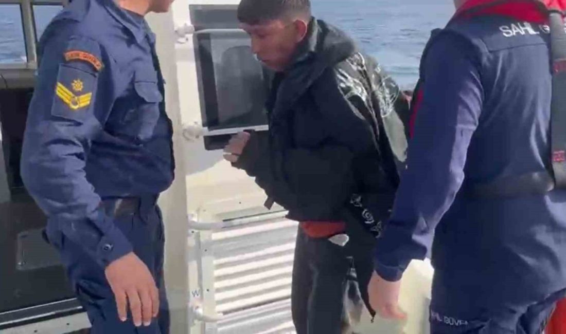Yüzerek Yunanistan’a geçmeye çalıştı Aydın’ın Didim ilçesinde yüzerek Yunanistan’a geçmeye çalışan ve bitkin düşerek