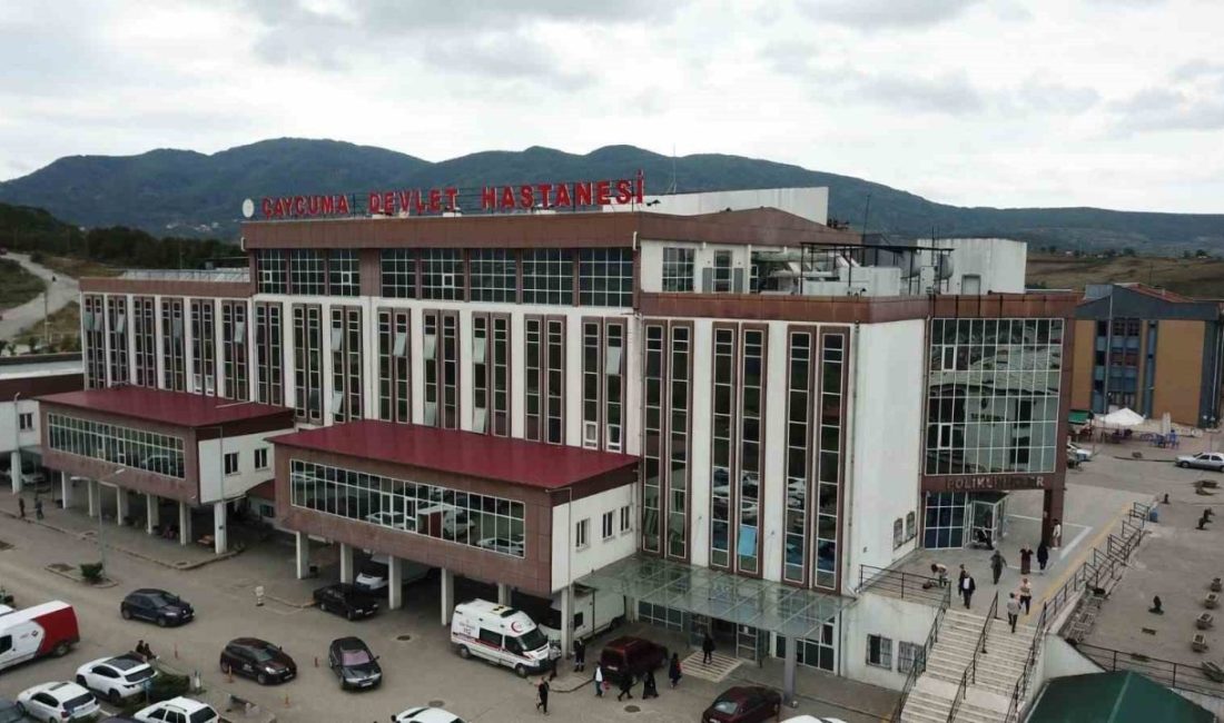 Zonguldak’ta 16 yaşındaki kız doğum yaptı, bebek hayatını kaybetti Zonguldak’ın Çaycuma ilçesinde 16 yaşındaki kız karın ağrısıyla başvurduğu hastanede